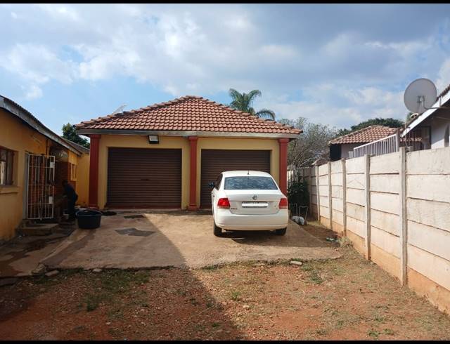 4 BEDROOM HOUSE FOR SALE IN FLORA PARK